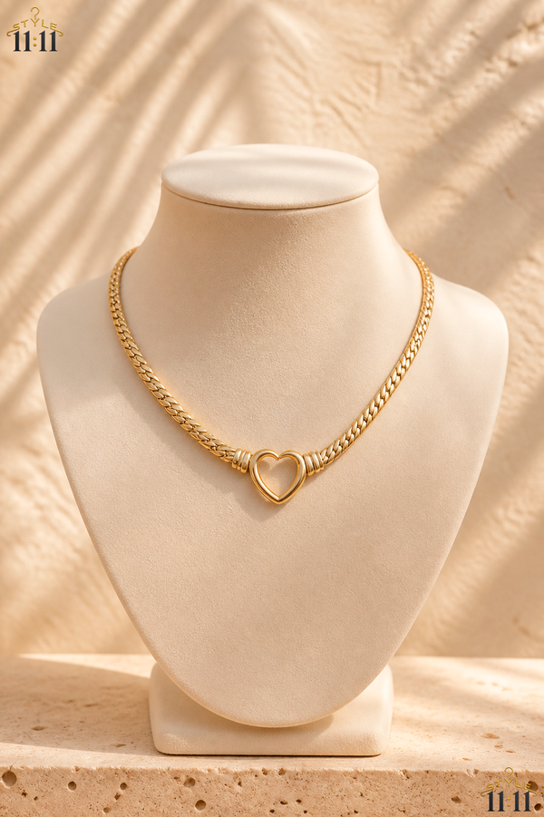 Collar Corazón Hueco 💛 $8 | Chapado en Oro 14k, Acero Inoxidable
